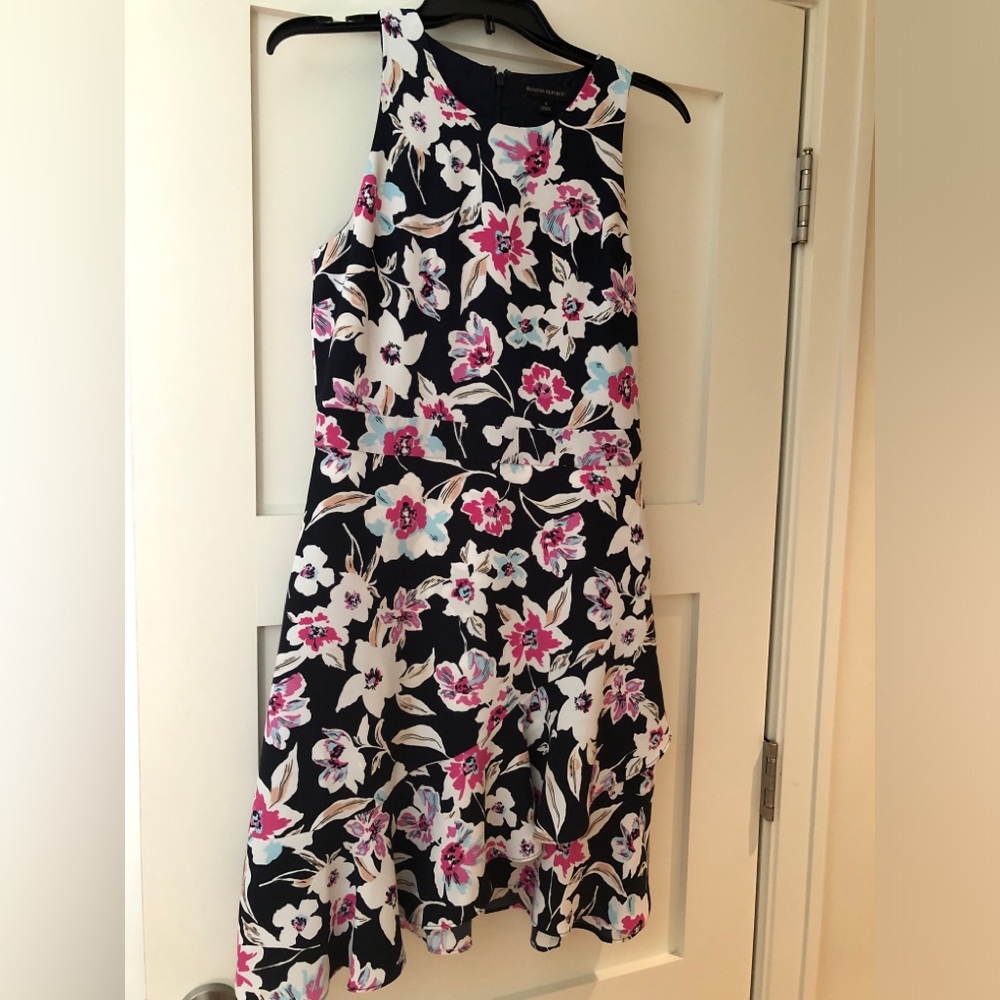 Banana Republic sleeveless floral ruffle wrap dress size 4